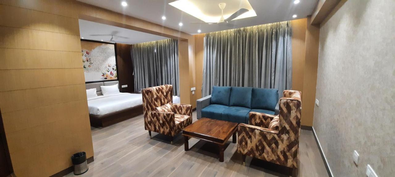 Hotel Sunrise Hospitality Vijayawāda المظهر الخارجي الصورة