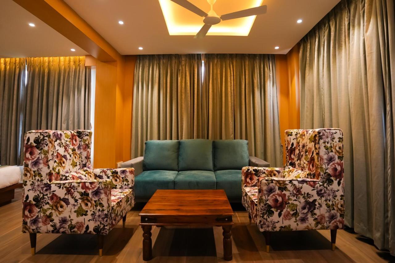 Hotel Sunrise Hospitality Vijayawāda المظهر الخارجي الصورة